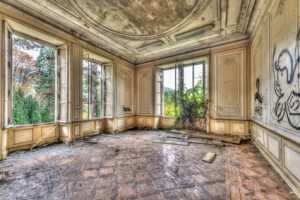 Derelict luxurious room in an abandoned manor